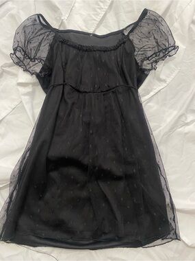 Girls' Black Mesh Puff-Sleeve Dress